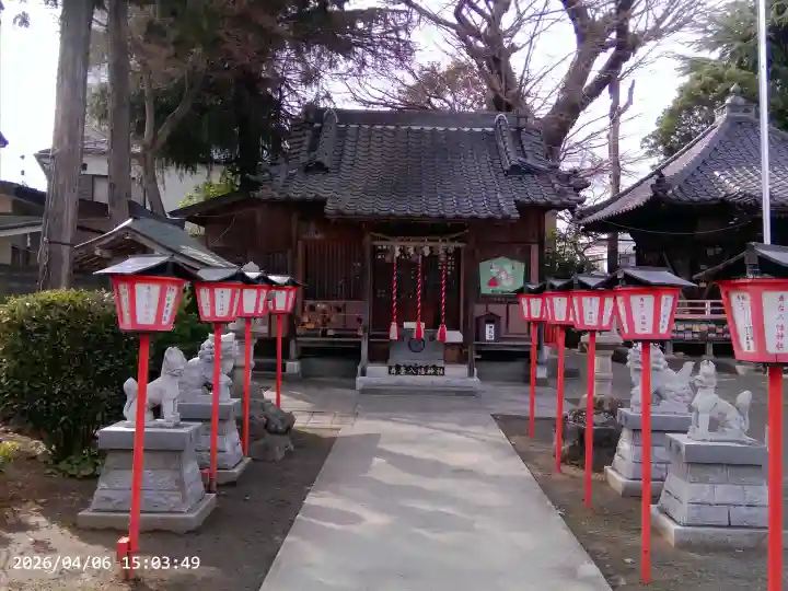 舞台八幡神社の{uncategorized: "未分類", other: "その他", undefined: "問題あり", building: "その他建物", grave: "お墓", sacred_gate: "鳥居", guardian: "狛犬", statue: "像", buddha: "仏像", history: "歴史", nature: "自然", garden: "庭園", animal: "動物", pagoda: "塔", temizu: "手水舎", mountain_gate: "山門・神門", sanctuary: "本殿・本堂", subordinate: "末社・摂社", art: "芸術", scenery: "景色", jizo: "地蔵", ema: "絵馬", goshuin: "御朱印", omikuji: "おみくじ", items: "授与品その他", amulet: "お守り", goshuincho: "御朱印帳", eats: "食事", festival: "お祭り", votive_dance: "神楽", shichigosan: "七五三参", wedding: "結婚式", experience: "体験その他", initially: "初詣", around: "周辺", anti_infection: "感染症対策"}