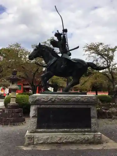 富士山本宮浅間大社の像