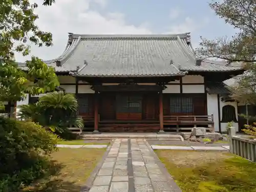 長母寺の本殿・本堂