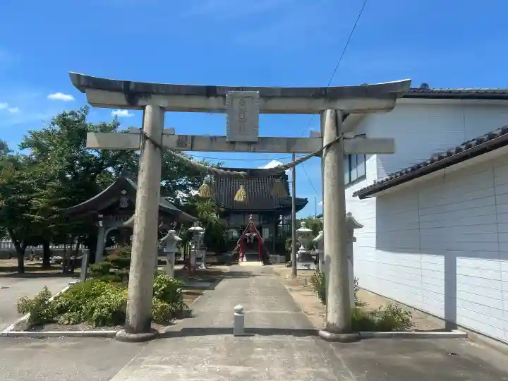 桑野神社の{uncategorized: "未分類", other: "その他", undefined: "問題あり", building: "その他建物", grave: "お墓", sacred_gate: "鳥居", guardian: "狛犬", statue: "像", buddha: "仏像", history: "歴史", nature: "自然", garden: "庭園", animal: "動物", pagoda: "塔", temizu: "手水舎", mountain_gate: "山門・神門", sanctuary: "本殿・本堂", subordinate: "末社・摂社", art: "芸術", scenery: "景色", jizo: "地蔵", ema: "絵馬", goshuin: "御朱印", omikuji: "おみくじ", items: "授与品その他", amulet: "お守り", goshuincho: "御朱印帳", eats: "食事", festival: "お祭り", votive_dance: "神楽", shichigosan: "七五三参", wedding: "結婚式", experience: "体験その他", initially: "初詣", around: "周辺", anti_infection: "感染症対策"}