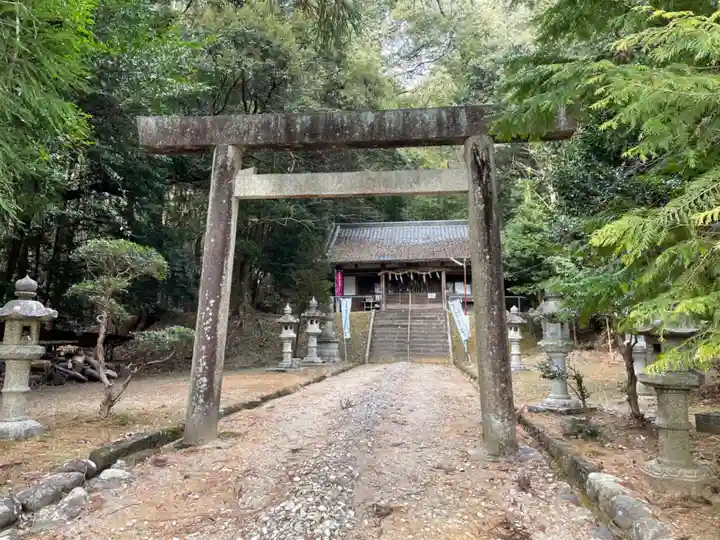 大三神社(白山町)の鳥居