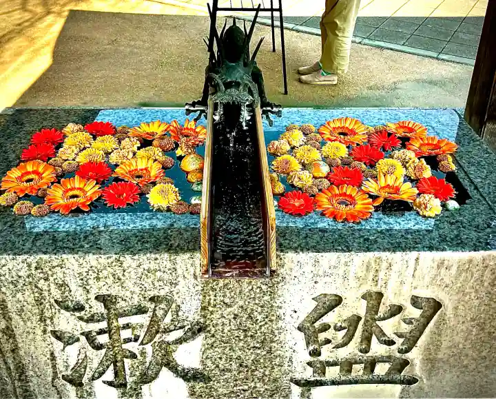 川越八幡宮の{uncategorized: "未分類", other: "その他", undefined: "問題あり", building: "その他建物", grave: "お墓", sacred_gate: "鳥居", guardian: "狛犬", statue: "像", buddha: "仏像", history: "歴史", nature: "自然", garden: "庭園", animal: "動物", pagoda: "塔", temizu: "手水舎", mountain_gate: "山門・神門", sanctuary: "本殿・本堂", subordinate: "末社・摂社", art: "芸術", scenery: "景色", jizo: "地蔵", ema: "絵馬", goshuin: "御朱印", omikuji: "おみくじ", items: "授与品その他", amulet: "お守り", goshuincho: "御朱印帳", eats: "食事", festival: "お祭り", votive_dance: "神楽", shichigosan: "七五三参", wedding: "結婚式", experience: "体験その他", initially: "初詣", around: "周辺", anti_infection: "感染症対策"}