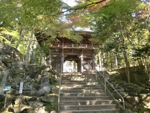 大窪寺の山門