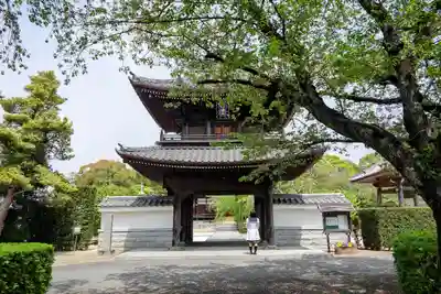 行福寺の山門・神門