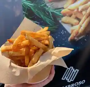 毎月6日に行われております。月例行事、真野大黒天祭。
宝槌への毎月のお加持の他、商売繁盛・金運上昇・各種祈願の方で賑わいます。
3月は、多くのフードショップが出店する開運グルメマルシェを開催。広々とした境内で、のんびりした時間をお過ごし下さい。他にも布小物など、物販ブースも出店。
接待係の真野にゃんズがお待ちしております。
3月の特別御朱印発表が行われる可能性もあります。