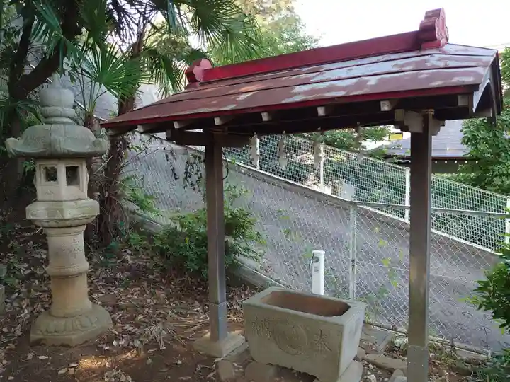 佐江戸杉山神社の手水舎