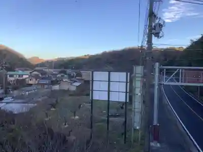 神明・白山社相殿の周辺