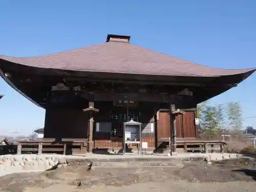 龍石寺の本殿・本堂