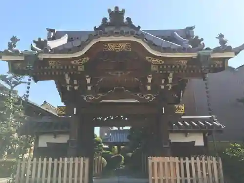 常念寺の山門