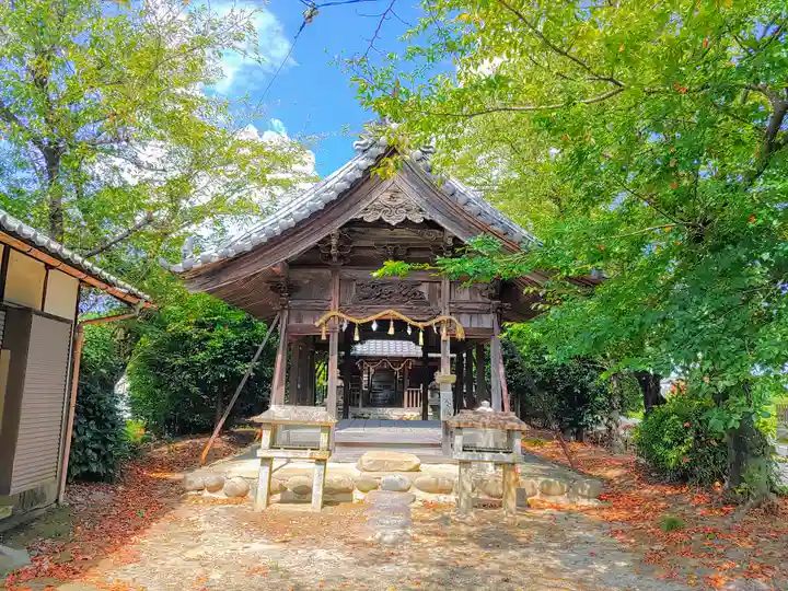 八劍社(一色中通)の本殿・本堂