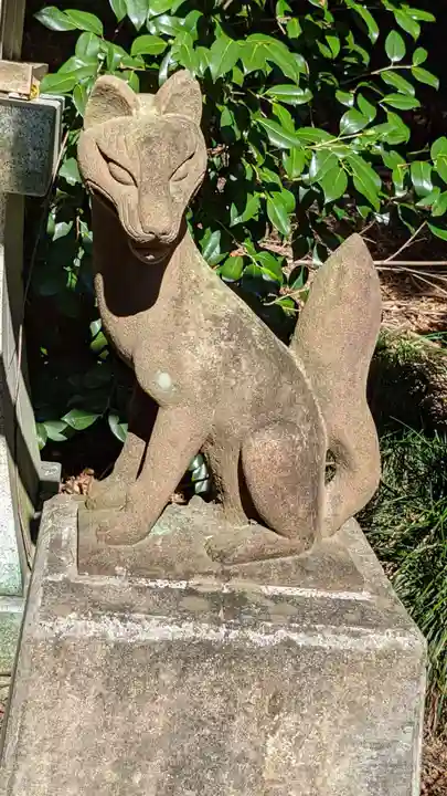 神明白山社相殿(杁下)の狛犬