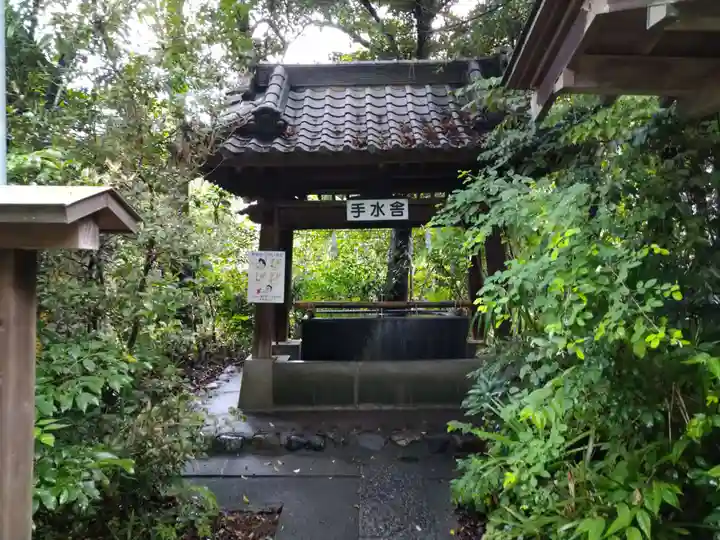 忍 諏訪神社・東照宮 の手水舎