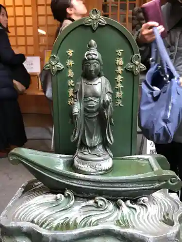 小網神社の像