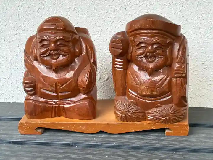 対面石八幡神社の{uncategorized: "未分類", other: "その他", undefined: "問題あり", building: "その他建物", grave: "お墓", sacred_gate: "鳥居", guardian: "狛犬", statue: "像", buddha: "仏像", history: "歴史", nature: "自然", garden: "庭園", animal: "動物", pagoda: "塔", temizu: "手水舎", mountain_gate: "山門・神門", sanctuary: "本殿・本堂", subordinate: "末社・摂社", art: "芸術", scenery: "景色", jizo: "地蔵", ema: "絵馬", goshuin: "御朱印", omikuji: "おみくじ", items: "授与品その他", amulet: "お守り", goshuincho: "御朱印帳", eats: "食事", festival: "お祭り", votive_dance: "神楽", shichigosan: "七五三参", wedding: "結婚式", experience: "体験その他", initially: "初詣", around: "周辺", anti_infection: "感染症対策"}