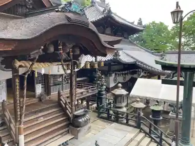 宝山寺の本殿・本堂