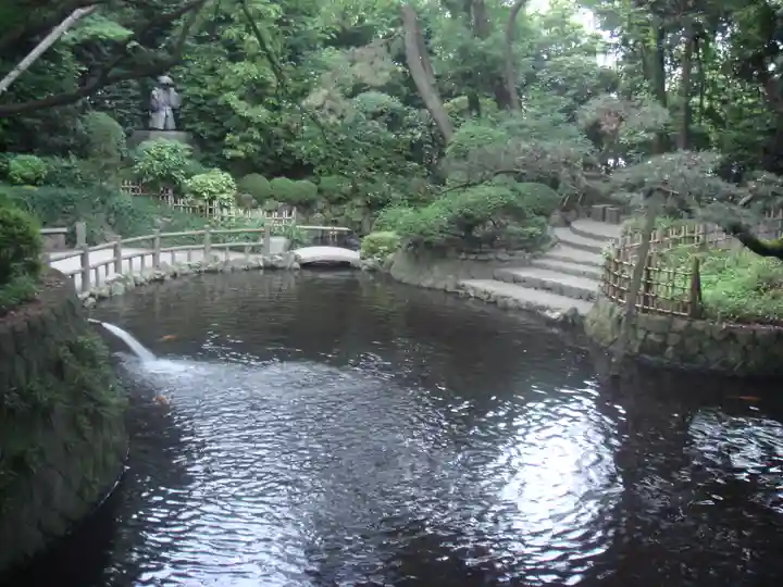 寒川神社の庭園