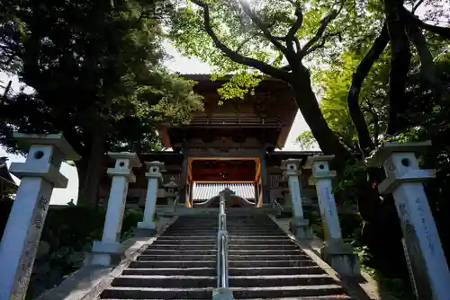 降松神社の山門・神門