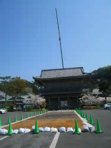 光明寺の山門・神門