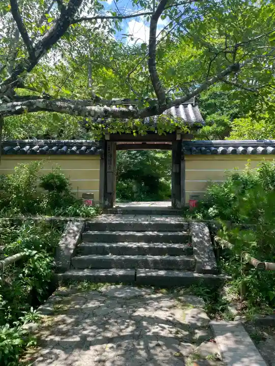 浄瑠璃寺の{uncategorized: "未分類", other: "その他", undefined: "問題あり", building: "その他建物", grave: "お墓", sacred_gate: "鳥居", guardian: "狛犬", statue: "像", buddha: "仏像", history: "歴史", nature: "自然", garden: "庭園", animal: "動物", pagoda: "塔", temizu: "手水舎", mountain_gate: "山門・神門", sanctuary: "本殿・本堂", subordinate: "末社・摂社", art: "芸術", scenery: "景色", jizo: "地蔵", ema: "絵馬", goshuin: "御朱印", omikuji: "おみくじ", items: "授与品その他", amulet: "お守り", goshuincho: "御朱印帳", eats: "食事", festival: "お祭り", votive_dance: "神楽", shichigosan: "七五三参", wedding: "結婚式", experience: "体験その他", initially: "初詣", around: "周辺", anti_infection: "感染症対策"}