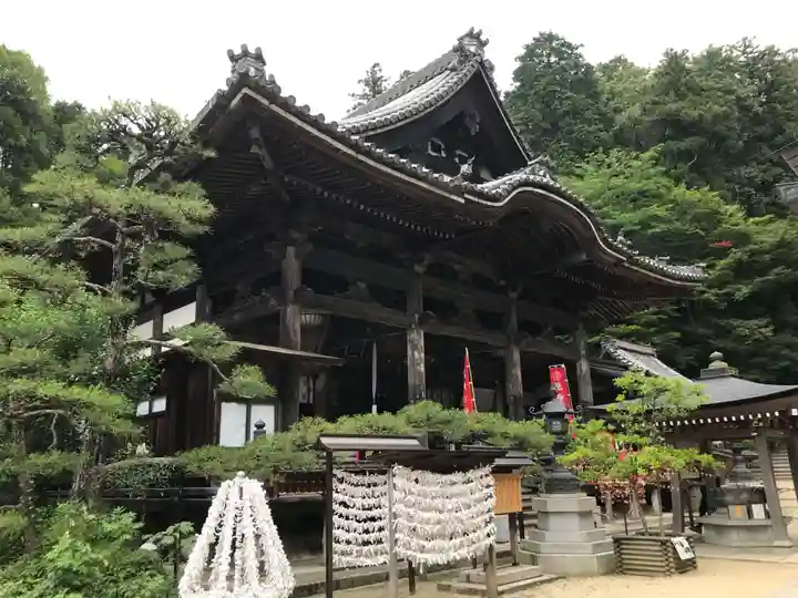 岡寺(龍蓋寺)の本殿・本堂