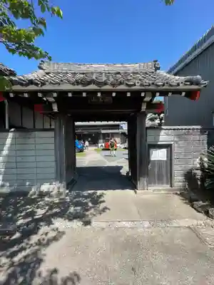 治寶山　浄泉寺の山門・神門
