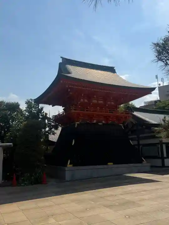 穴八幡宮の{uncategorized: "未分類", other: "その他", undefined: "問題あり", building: "その他建物", grave: "お墓", sacred_gate: "鳥居", guardian: "狛犬", statue: "像", buddha: "仏像", history: "歴史", nature: "自然", garden: "庭園", animal: "動物", pagoda: "塔", temizu: "手水舎", mountain_gate: "山門・神門", sanctuary: "本殿・本堂", subordinate: "末社・摂社", art: "芸術", scenery: "景色", jizo: "地蔵", ema: "絵馬", goshuin: "御朱印", omikuji: "おみくじ", items: "授与品その他", amulet: "お守り", goshuincho: "御朱印帳", eats: "食事", festival: "お祭り", votive_dance: "神楽", shichigosan: "七五三参", wedding: "結婚式", experience: "体験その他", initially: "初詣", around: "周辺", anti_infection: "感染症対策"}