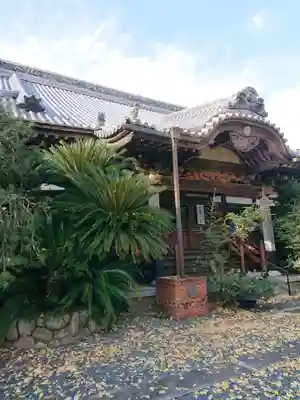 満勝寺の本殿・本堂