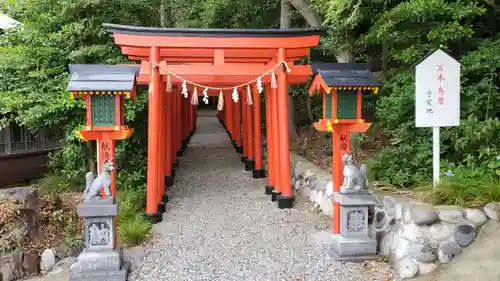 二川伏見稲荷の鳥居