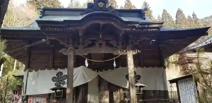新海三社神社の本殿・本堂