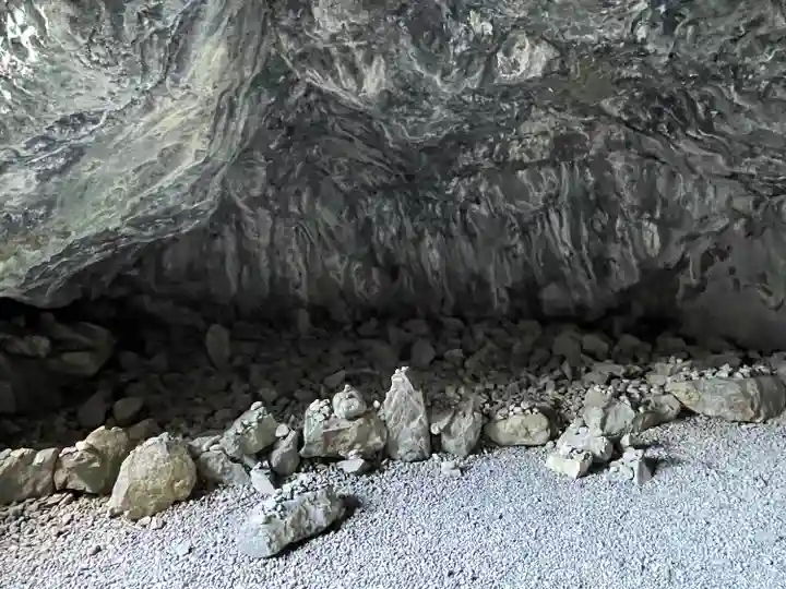 御厨人窟・神明窟(高知県)