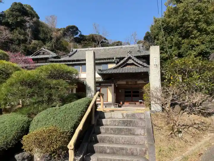法性寺の{uncategorized: "未分類", other: "その他", undefined: "問題あり", building: "その他建物", grave: "お墓", sacred_gate: "鳥居", guardian: "狛犬", statue: "像", buddha: "仏像", history: "歴史", nature: "自然", garden: "庭園", animal: "動物", pagoda: "塔", temizu: "手水舎", mountain_gate: "山門・神門", sanctuary: "本殿・本堂", subordinate: "末社・摂社", art: "芸術", scenery: "景色", jizo: "地蔵", ema: "絵馬", goshuin: "御朱印", omikuji: "おみくじ", items: "授与品その他", amulet: "お守り", goshuincho: "御朱印帳", eats: "食事", festival: "お祭り", votive_dance: "神楽", shichigosan: "七五三参", wedding: "結婚式", experience: "体験その他", initially: "初詣", around: "周辺", anti_infection: "感染症対策"}