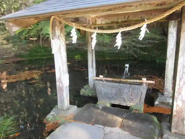 赤城神社(三夜沢町)の手水舎