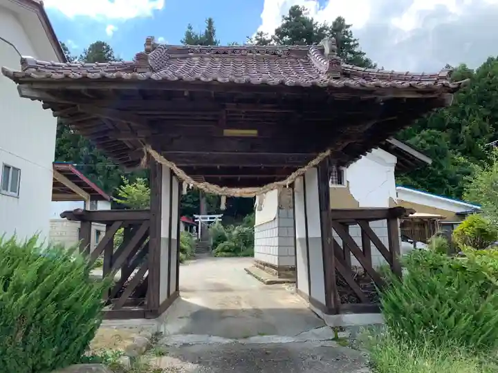 仁井田神社の山門・神門