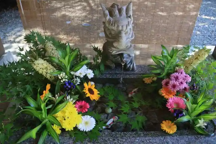 滑川神社 - 仕事と子どもの守り神の手水舎