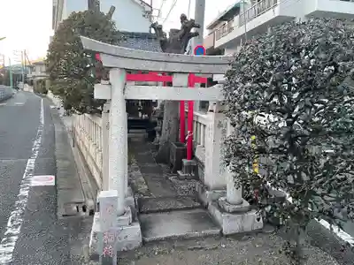 豊川稲荷の鳥居