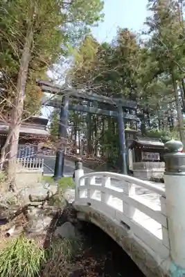 諏訪大社下社秋宮の鳥居