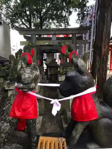 千代保稲荷神社の末社・摂社