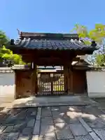 瑞春院の山門・神門