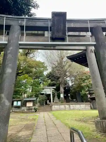 上高田氷川神社の{uncategorized: "未分類", other: "その他", undefined: "問題あり", building: "その他建物", grave: "お墓", sacred_gate: "鳥居", guardian: "狛犬", statue: "像", buddha: "仏像", history: "歴史", nature: "自然", garden: "庭園", animal: "動物", pagoda: "塔", temizu: "手水舎", mountain_gate: "山門・神門", sanctuary: "本殿・本堂", subordinate: "末社・摂社", art: "芸術", scenery: "景色", jizo: "地蔵", ema: "絵馬", goshuin: "御朱印", omikuji: "おみくじ", items: "授与品その他", amulet: "お守り", goshuincho: "御朱印帳", eats: "食事", festival: "お祭り", votive_dance: "神楽", shichigosan: "七五三参", wedding: "結婚式", experience: "体験その他", initially: "初詣", around: "周辺", anti_infection: "感染症対策"}