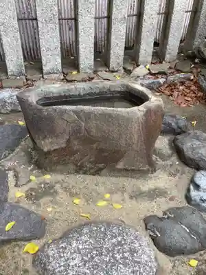 石神社の手水舎