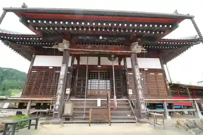 箕輪山満行院霊巖寺の本殿・本堂