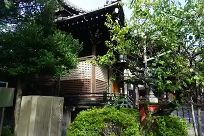 三囲神社の本殿・本堂