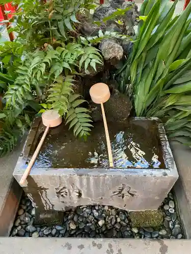稲荷神社の{uncategorized: "未分類", other: "その他", undefined: "問題あり", building: "その他建物", grave: "お墓", sacred_gate: "鳥居", guardian: "狛犬", statue: "像", buddha: "仏像", history: "歴史", nature: "自然", garden: "庭園", animal: "動物", pagoda: "塔", temizu: "手水舎", mountain_gate: "山門・神門", sanctuary: "本殿・本堂", subordinate: "末社・摂社", art: "芸術", scenery: "景色", jizo: "地蔵", ema: "絵馬", goshuin: "御朱印", omikuji: "おみくじ", items: "授与品その他", amulet: "お守り", goshuincho: "御朱印帳", eats: "食事", festival: "お祭り", votive_dance: "神楽", shichigosan: "七五三参", wedding: "結婚式", experience: "体験その他", initially: "初詣", around: "周辺", anti_infection: "感染症対策"}