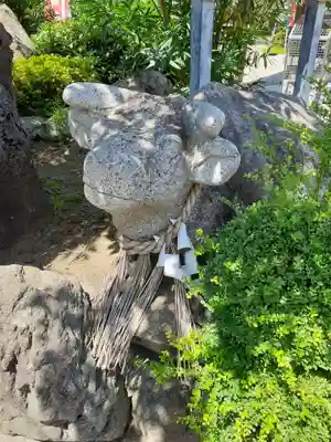 湯殿山神社の像