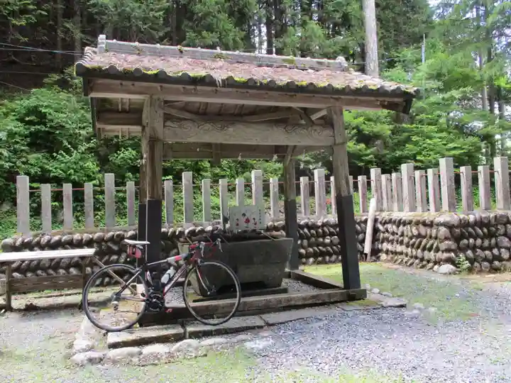 山住神社の手水舎