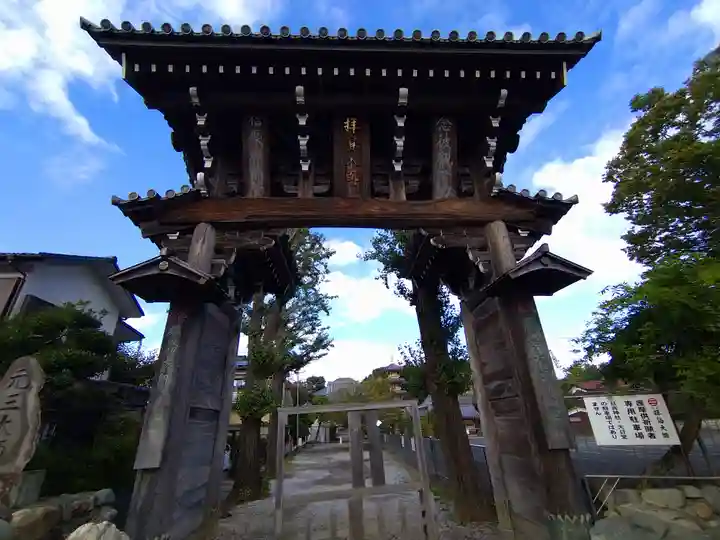 本覚院の山門・神門