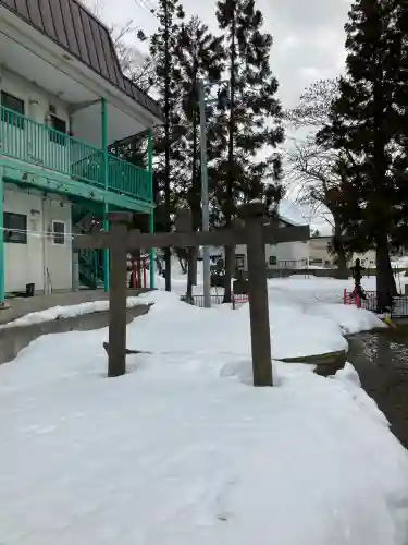 熊野宮の{uncategorized: "未分類", other: "その他", undefined: "問題あり", building: "その他建物", grave: "お墓", sacred_gate: "鳥居", guardian: "狛犬", statue: "像", buddha: "仏像", history: "歴史", nature: "自然", garden: "庭園", animal: "動物", pagoda: "塔", temizu: "手水舎", mountain_gate: "山門・神門", sanctuary: "本殿・本堂", subordinate: "末社・摂社", art: "芸術", scenery: "景色", jizo: "地蔵", ema: "絵馬", goshuin: "御朱印", omikuji: "おみくじ", items: "授与品その他", amulet: "お守り", goshuincho: "御朱印帳", eats: "食事", festival: "お祭り", votive_dance: "神楽", shichigosan: "七五三参", wedding: "結婚式", experience: "体験その他", initially: "初詣", around: "周辺", anti_infection: "感染症対策"}