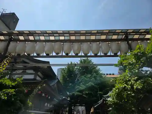 湯島天満宮の{uncategorized: "未分類", other: "その他", undefined: "問題あり", building: "その他建物", grave: "お墓", sacred_gate: "鳥居", guardian: "狛犬", statue: "像", buddha: "仏像", history: "歴史", nature: "自然", garden: "庭園", animal: "動物", pagoda: "塔", temizu: "手水舎", mountain_gate: "山門・神門", sanctuary: "本殿・本堂", subordinate: "末社・摂社", art: "芸術", scenery: "景色", jizo: "地蔵", ema: "絵馬", goshuin: "御朱印", omikuji: "おみくじ", items: "授与品その他", amulet: "お守り", goshuincho: "御朱印帳", eats: "食事", festival: "お祭り", votive_dance: "神楽", shichigosan: "七五三参", wedding: "結婚式", experience: "体験その他", initially: "初詣", around: "周辺", anti_infection: "感染症対策"}