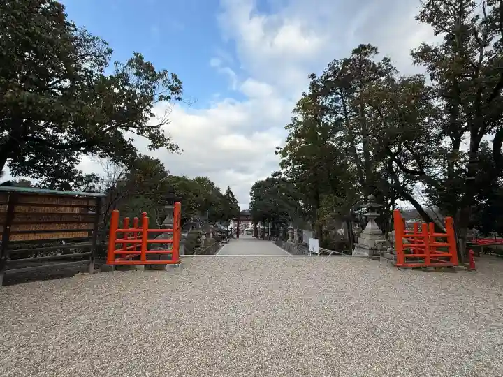 龍田大社の{uncategorized: "未分類", other: "その他", undefined: "問題あり", building: "その他建物", grave: "お墓", sacred_gate: "鳥居", guardian: "狛犬", statue: "像", buddha: "仏像", history: "歴史", nature: "自然", garden: "庭園", animal: "動物", pagoda: "塔", temizu: "手水舎", mountain_gate: "山門・神門", sanctuary: "本殿・本堂", subordinate: "末社・摂社", art: "芸術", scenery: "景色", jizo: "地蔵", ema: "絵馬", goshuin: "御朱印", omikuji: "おみくじ", items: "授与品その他", amulet: "お守り", goshuincho: "御朱印帳", eats: "食事", festival: "お祭り", votive_dance: "神楽", shichigosan: "七五三参", wedding: "結婚式", experience: "体験その他", initially: "初詣", around: "周辺", anti_infection: "感染症対策"}