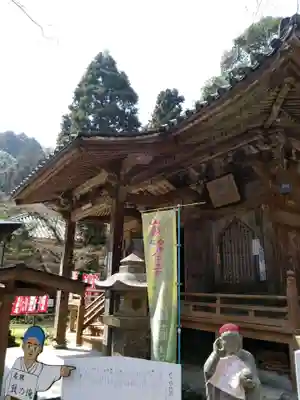 龍蔵寺の本殿・本堂